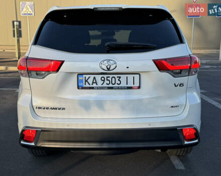 Белый Тойота Хайлендер, объемом двигателя 3.46 л и пробегом 149 тыс. км за 32700 $, фото 5 на Automoto.ua