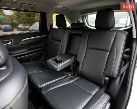 Белый Тойота Хайлендер, объемом двигателя 3.46 л и пробегом 26 тыс. км за 37950 $, фото 51 на Automoto.ua