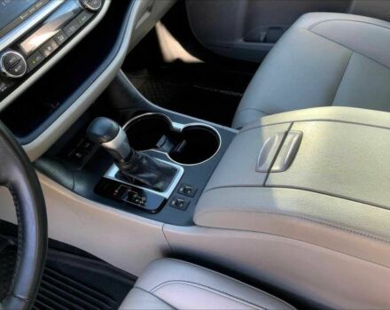 Белый Тойота Хайлендер, объемом двигателя 3.5 л и пробегом 43 тыс. км за 16700 $, фото 11 на Automoto.ua