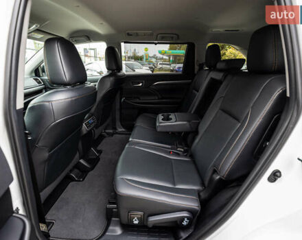 Белый Тойота Хайлендер, объемом двигателя 3.46 л и пробегом 26 тыс. км за 37950 $, фото 50 на Automoto.ua