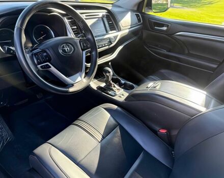 Белый Тойота Хайлендер, объемом двигателя 3.5 л и пробегом 36 тыс. км за 14000 $, фото 5 на Automoto.ua