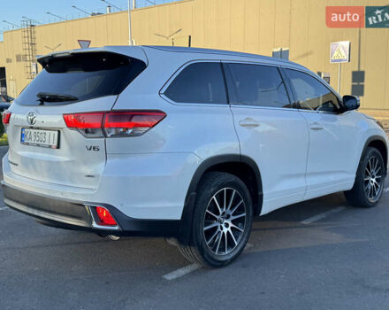 Белый Тойота Хайлендер, объемом двигателя 3.46 л и пробегом 149 тыс. км за 32700 $, фото 4 на Automoto.ua