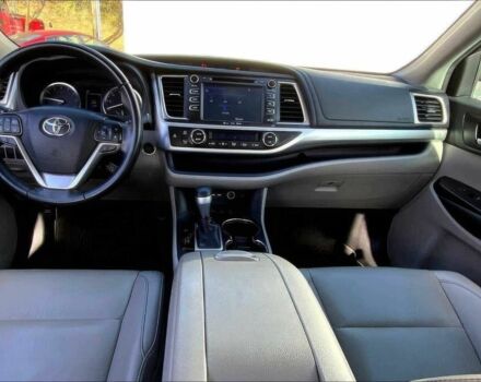 Белый Тойота Хайлендер, объемом двигателя 3.5 л и пробегом 43 тыс. км за 16700 $, фото 7 на Automoto.ua