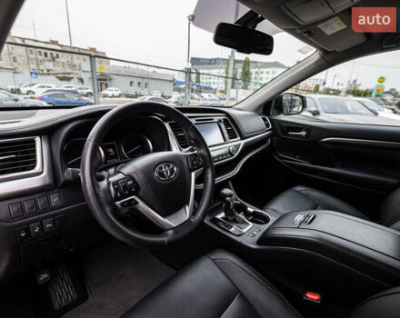 Белый Тойота Хайлендер, объемом двигателя 3.46 л и пробегом 26 тыс. км за 37950 $, фото 44 на Automoto.ua