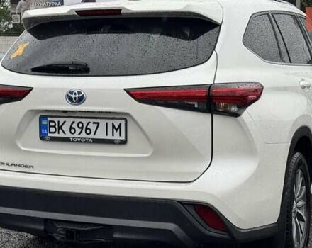 Білий Тойота Хайлендер, об'ємом двигуна 2.49 л та пробігом 134 тис. км за 38000 $, фото 3 на Automoto.ua
