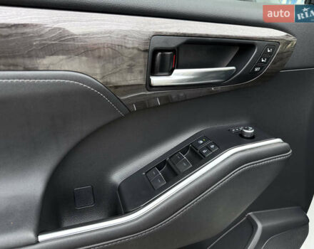 Белый Тойота Хайлендер, объемом двигателя 3.46 л и пробегом 52 тыс. км за 42500 $, фото 12 на Automoto.ua