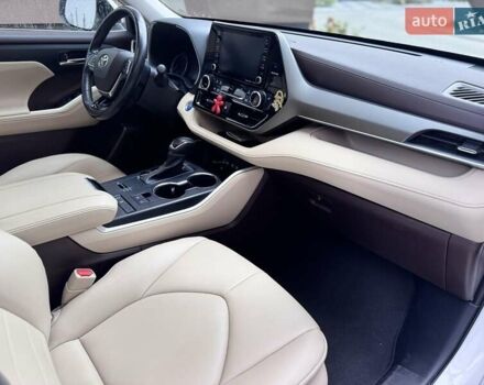 Білий Тойота Хайлендер, об'ємом двигуна 2.49 л та пробігом 61 тис. км за 41800 $, фото 17 на Automoto.ua