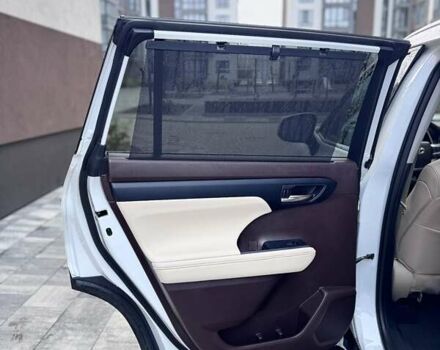 Білий Тойота Хайлендер, об'ємом двигуна 2.49 л та пробігом 61 тис. км за 41800 $, фото 6 на Automoto.ua