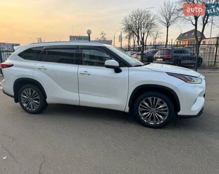 Белый Тойота Хайлендер, объемом двигателя 3.46 л и пробегом 21 тыс. км за 48000 $, фото 3 на Automoto.ua