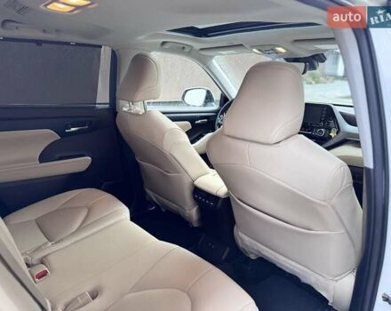 Білий Тойота Хайлендер, об'ємом двигуна 2.49 л та пробігом 61 тис. км за 41800 $, фото 4 на Automoto.ua