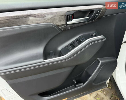 Белый Тойота Хайлендер, объемом двигателя 3.46 л и пробегом 52 тыс. км за 42500 $, фото 11 на Automoto.ua