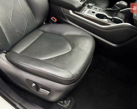 Белый Тойота Хайлендер, объемом двигателя 3.46 л и пробегом 49 тыс. км за 44500 $, фото 18 на Automoto.ua