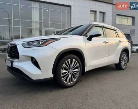 Белый Тойота Хайлендер, объемом двигателя 3.46 л и пробегом 21 тыс. км за 48000 $, фото 1 на Automoto.ua