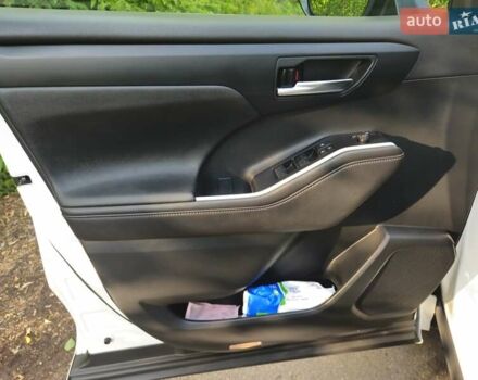 Белый Тойота Хайлендер, объемом двигателя 3.46 л и пробегом 93 тыс. км за 38000 $, фото 5 на Automoto.ua