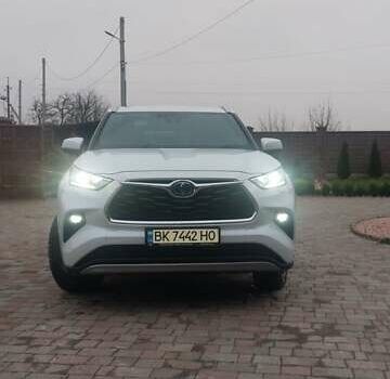 Білий Тойота Хайлендер, об'ємом двигуна 2.49 л та пробігом 20 тис. км за 62000 $, фото 4 на Automoto.ua