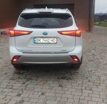 Білий Тойота Хайлендер, об'ємом двигуна 2.49 л та пробігом 20 тис. км за 62000 $, фото 3 на Automoto.ua