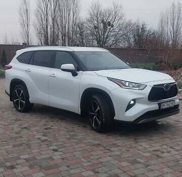 Білий Тойота Хайлендер, об'ємом двигуна 2.49 л та пробігом 20 тис. км за 62000 $, фото 1 на Automoto.ua