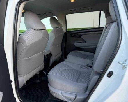 Білий Тойота Хайлендер, об'ємом двигуна 3.5 л та пробігом 33 тис. км за 13000 $, фото 7 на Automoto.ua