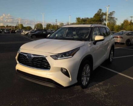 Тойота Хайлендер 2021 в Кривом Роге на Automoto.ua Белый Тойота Хайлендер, объемом двигателя 2.5 л и пробегом 21 тыс. км за 30100 $, фото 2 на Automoto.ua