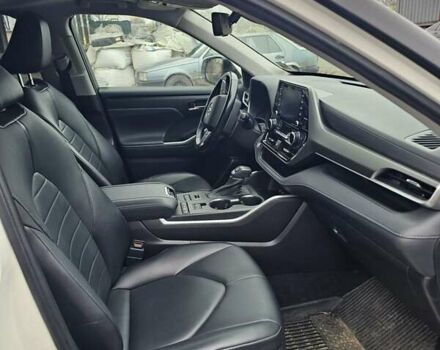 Білий Тойота Хайлендер, об'ємом двигуна 3.5 л та пробігом 88 тис. км за 45000 $, фото 2 на Automoto.ua