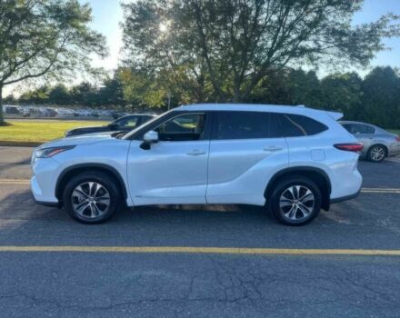 Белый Тойота Хайлендер, объемом двигателя 2.5 л и пробегом 12 тыс. км за 28750 $, фото 4 на Automoto.ua