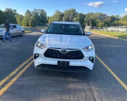 Белый Тойота Хайлендер, объемом двигателя 2.5 л и пробегом 12 тыс. км за 28750 $, фото 1 на Automoto.ua