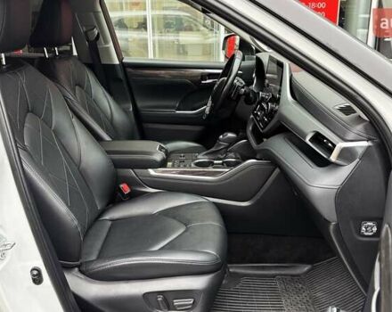 Білий Тойота Хайлендер, об'ємом двигуна 2.49 л та пробігом 138 тис. км за 49500 $, фото 5 на Automoto.ua