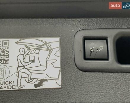 Белый Тойота Хайлендер, объемом двигателя 2.5 л и пробегом 13 тыс. км за 56999 $, фото 31 на Automoto.ua