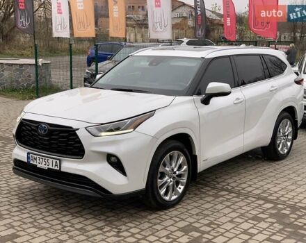 Белый Тойота Хайлендер, объемом двигателя 2.5 л и пробегом 13 тыс. км за 56999 $, фото 1 на Automoto.ua