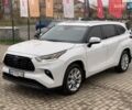 Белый Тойота Хайлендер, объемом двигателя 2.5 л и пробегом 13 тыс. км за 56999 $, фото 1 на Automoto.ua