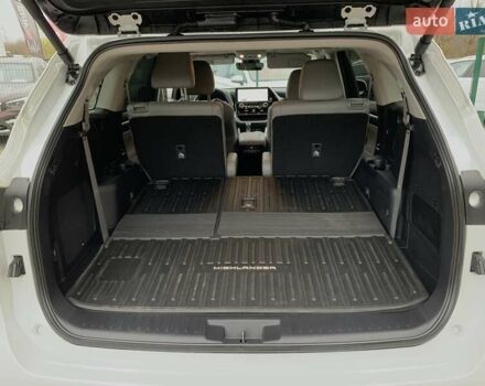 Белый Тойота Хайлендер, объемом двигателя 2.5 л и пробегом 13 тыс. км за 56999 $, фото 28 на Automoto.ua