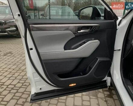 Белый Тойота Хайлендер, объемом двигателя 2.5 л и пробегом 13 тыс. км за 56999 $, фото 22 на Automoto.ua