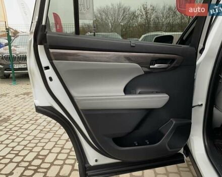 Белый Тойота Хайлендер, объемом двигателя 2.5 л и пробегом 13 тыс. км за 56999 $, фото 25 на Automoto.ua