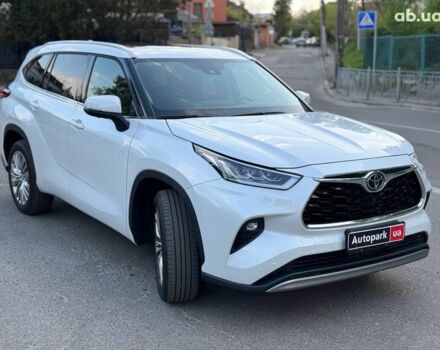 Білий Тойота Хайлендер, об'ємом двигуна 2 л та пробігом 1 тис. км за 56990 $, фото 2 на Automoto.ua