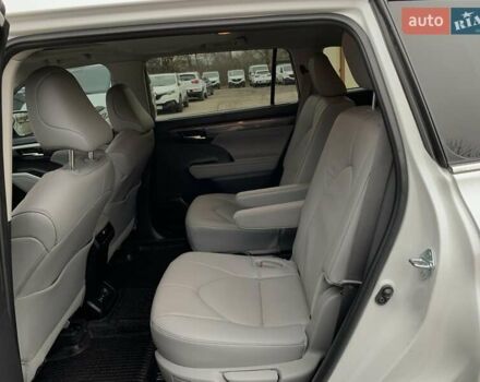 Белый Тойота Хайлендер, объемом двигателя 2.5 л и пробегом 13 тыс. км за 56999 $, фото 27 на Automoto.ua