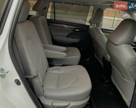 Белый Тойота Хайлендер, объемом двигателя 2.5 л и пробегом 13 тыс. км за 56999 $, фото 33 на Automoto.ua