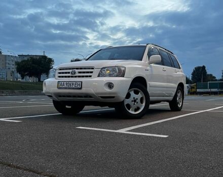 Белый Тойота Хайлендер, объемом двигателя 3.3 л и пробегом 175 тыс. км за 10950 $, фото 1 на Automoto.ua