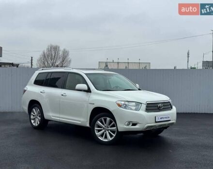 Белый Тойота Хайлендер, объемом двигателя 3.31 л и пробегом 418 тыс. км за 10490 $, фото 1 на Automoto.ua