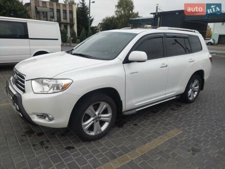 Белый Тойота Хайлендер, объемом двигателя 3.46 л и пробегом 230 тыс. км за 14400 $, фото 1 на Automoto.ua