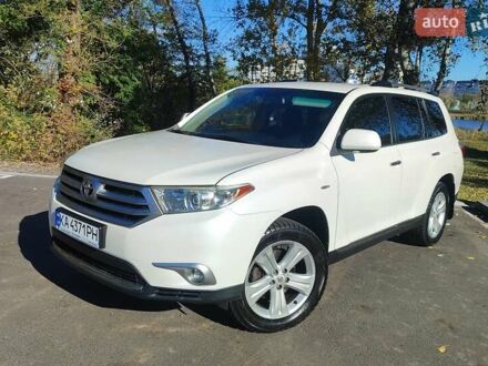 Тойота Хайлендер 2010 в Киеве на Automoto.ua Белый Тойота Хайлендер, объемом двигателя 3.46 л и пробегом 227 тыс. км за 16800 $, фото 1 на Automoto.ua