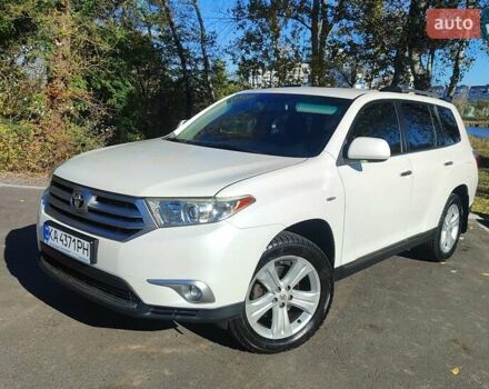 Белый Тойота Хайлендер, объемом двигателя 3.46 л и пробегом 227 тыс. км за 16800 $, фото 1 на Automoto.ua