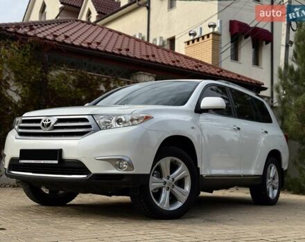 Белый Тойота Хайлендер, объемом двигателя 3.46 л и пробегом 152 тыс. км за 18700 $, фото 1 на Automoto.ua