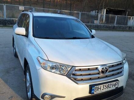 Тойота Хайлендер 2011 в Килие на Automoto.ua Белый Тойота Хайлендер, объемом двигателя 3.46 л и пробегом 203 тыс. км за 17000 $, фото 1 на Automoto.ua