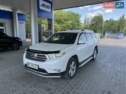 Белый Тойота Хайлендер, объемом двигателя 3.46 л и пробегом 170 тыс. км за 16500 $, фото 1 на Automoto.ua