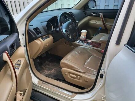 Тойота Хайлендер 2012 в Боярка на Automoto.ua Белый Тойота Хайлендер, объемом двигателя 3.5 л и пробегом 207 тыс. км за 16500 $, фото 1 на Automoto.ua