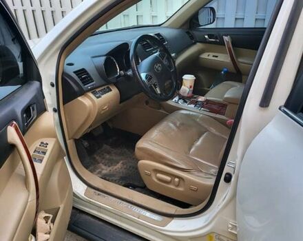 Тойота Хайлендер 2012 в Боярка на Automoto.ua Белый Тойота Хайлендер, объемом двигателя 3.5 л и пробегом 207 тыс. км за 16500 $, фото 1 на Automoto.ua