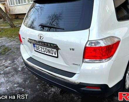 Белый Тойота Хайлендер, объемом двигателя 3.5 л и пробегом 223 тыс. км за 16400 $, фото 1 на Automoto.ua