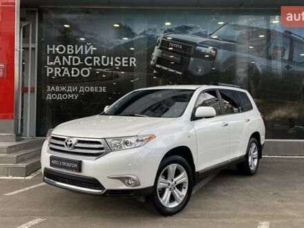 Белый Тойота Хайлендер, объемом двигателя 3.46 л и пробегом 28 тыс. км за 25622 $, фото 1 на Automoto.ua