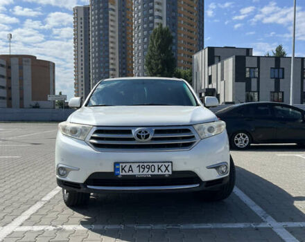 Белый Тойота Хайлендер, объемом двигателя 3.46 л и пробегом 175 тыс. км за 16500 $, фото 1 на Automoto.ua
