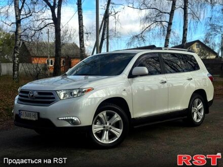 Белый Тойота Хайлендер, объемом двигателя 3.5 л и пробегом 207 тыс. км за 16850 $, фото 1 на Automoto.ua